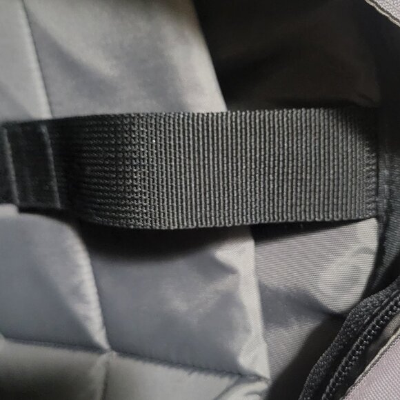 Jan Sport Messenger Computer bag w/padding. Color:Gray/Red - Picture 4 of 14